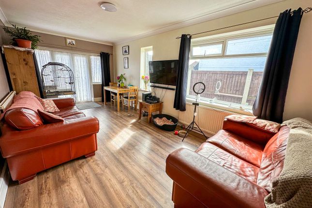 56, Alton Park Road, Clacton-On-Sea photo 4