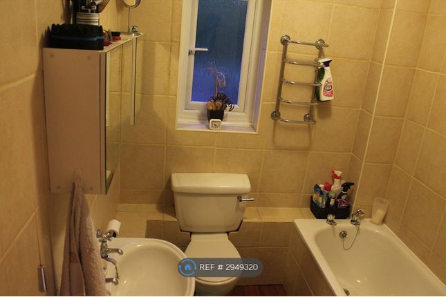 Treeview, Crawley photo 4