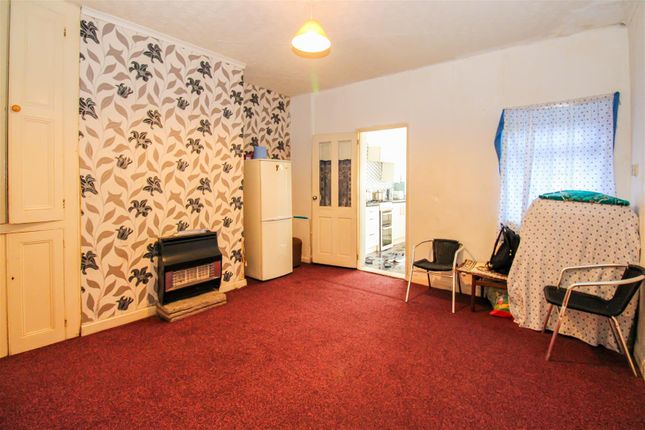 9, Alverthorpe Road, Wakefield photo 4