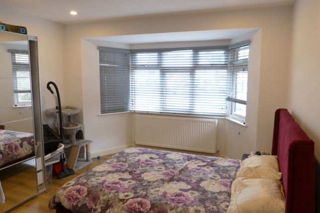 Flat to rent in Hendon Way, London