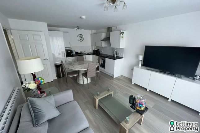 Harrow Close, Bedford photo 4