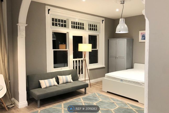 Studio Flat
