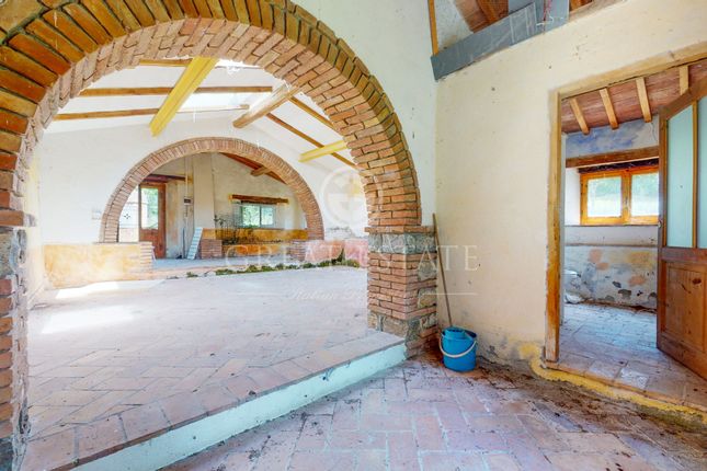 Villa for sale in Montalcino, Siena, Tuscany