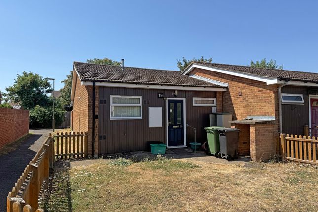 1-bed house on 19 Andover Close, Epsom, £176,000