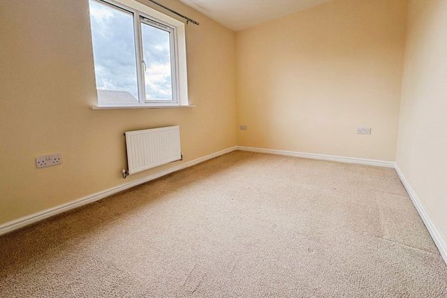 24, Clos Y Coed Castan, Bridgend photo 5