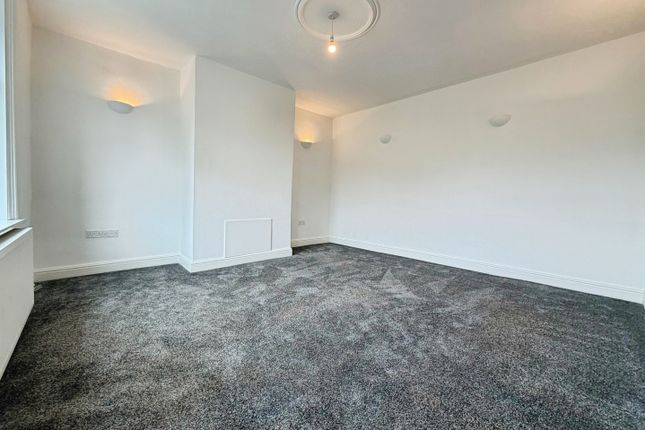 19, Beacon Street, Bradford photo 4