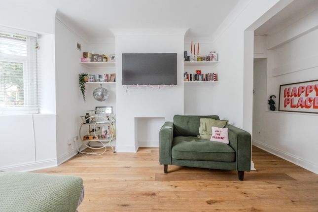 2 Grantham Lodge, Hadleigh Road, Leigh-On-Sea photo 4