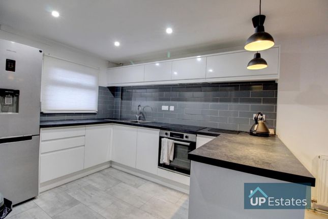27, Agincourt Road, Coventry photo 3