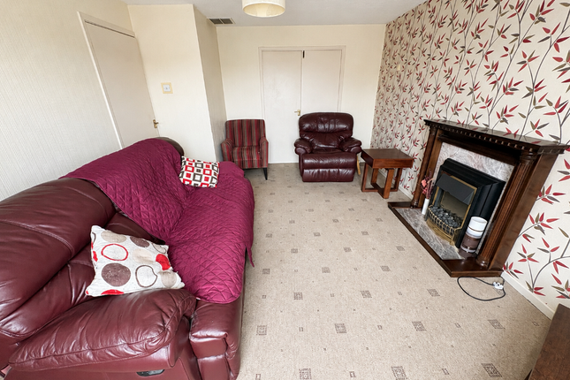 16, Oaken Gardens, Burntwood photo 5