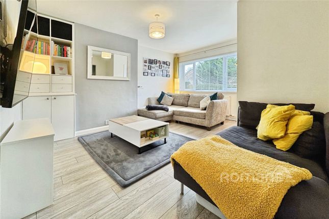 8, Whitmore Close, Berkshire photo 3