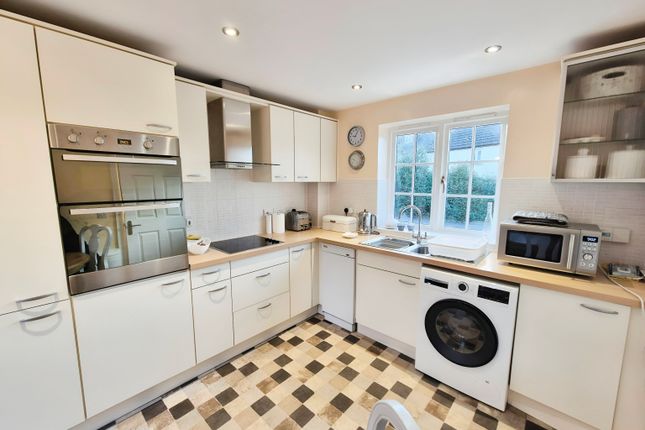 2, Homefield Court, Yeovil photo 4