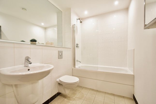 10 Elba, City Island, Leeds photo 5