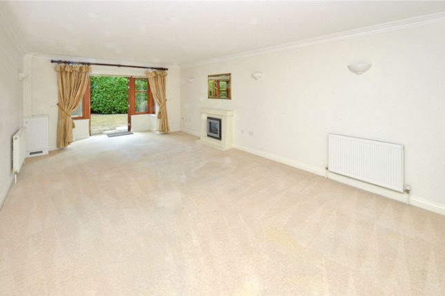 Apartment 4, The Ferns, 90, Golf Links Road, Dorset photo 2