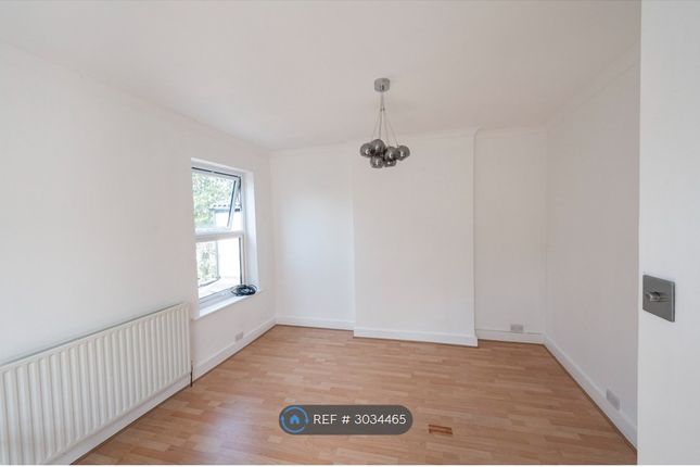 B, Hampton Road, Worcester Park photo 2