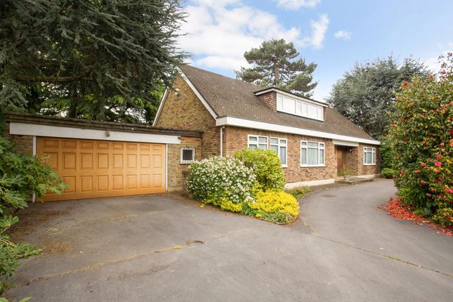 Thumbnail Flat to rent in Edgecoombe Close, Coombe, Kingston Upon Thames