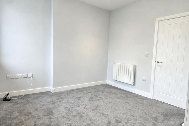 Apt 7, 86 Park Road, Worsborough, Barnsley photo 3