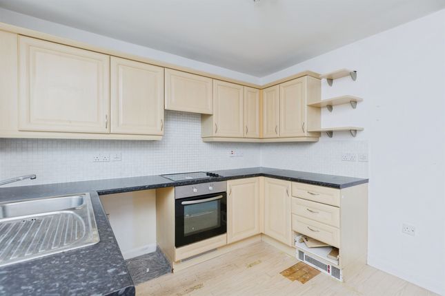 27, Loughland Close, Leicester photo 4