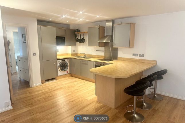 Longstone Court Great Dover St, London photo 3