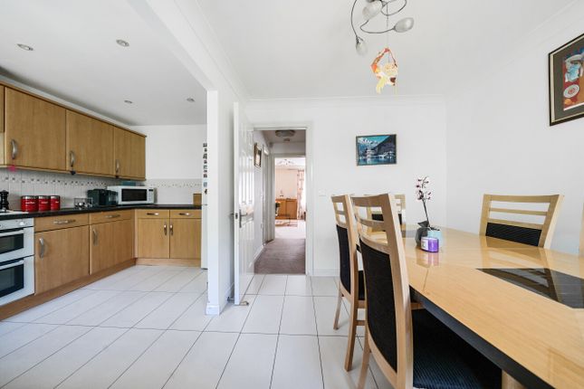 27, Barkway Drive, Orpington photo 3