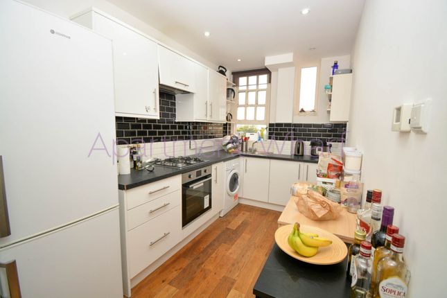 196, London photo 3