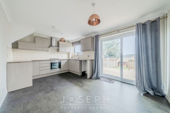55 Fountains Road, Ipswich photo 2