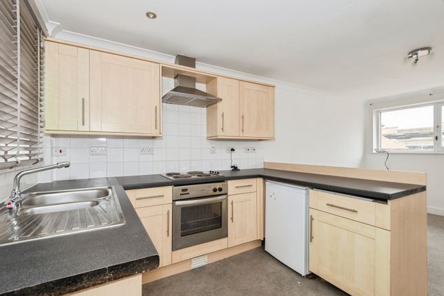 1-bed flat on Flat 3, Rear Of, 55, High Street, Surrey, £120,000