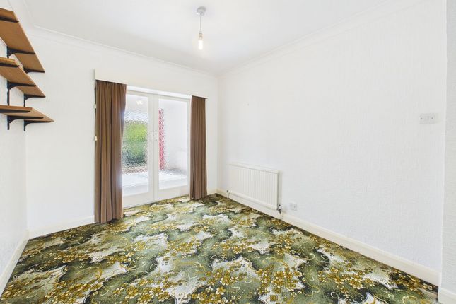 137, Woodland Drive, Hull photo 4