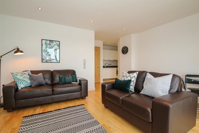 Flat to rent in Alexandra Tower, Princes Parade, Liverpool