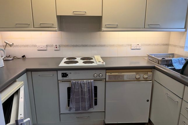Flat 9, College Gate, Elleray Road, Windermere, Cumbria LA23 1AG photo 3