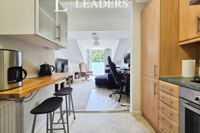 Flat 10, Redlea Court, 54, Military Road, Hampshire photo 4