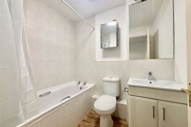 22, Hedley Gardens, Southampton photo 4