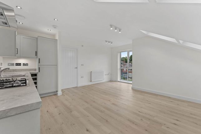 19 The Poppies, Ward Drive, Manchester photo 5