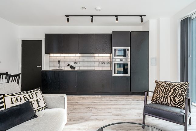 Flat 606, Icon Tower, 8, Portal Way, Acton photo 3