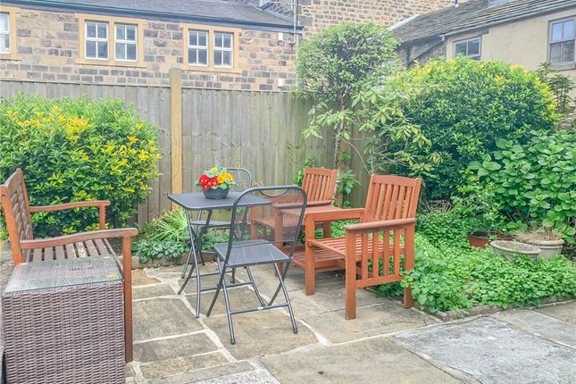 5, Chevin Court, West Yorkshire photo 4