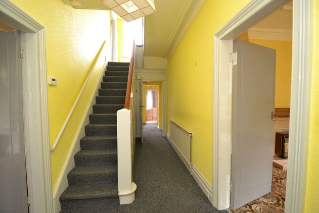 470 Leeds Road, Thackley photo 5