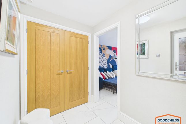 9 Chetwynd Gardens Stafford Road, Cannock photo 4