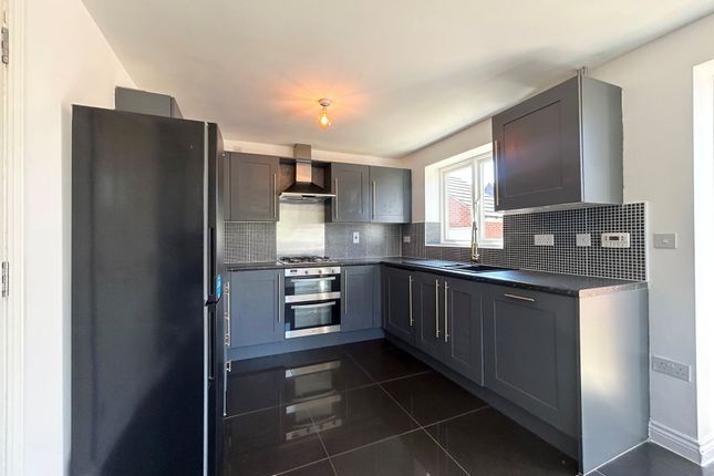 140 Newport Road, Milton Keynes photo 3