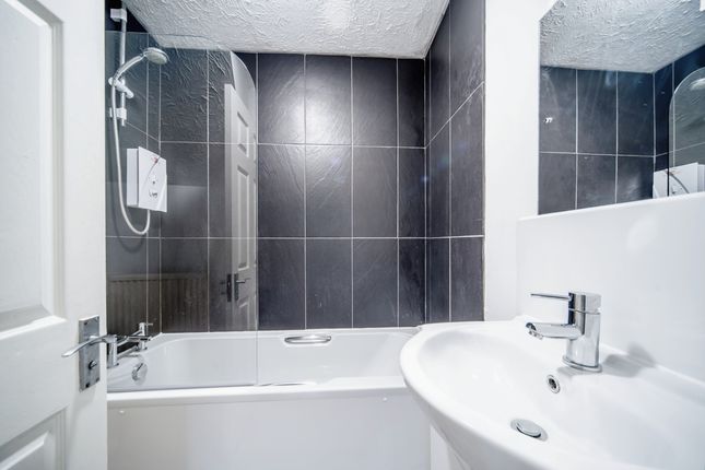 Sovereigns Quay, Bedfordshire photo 4