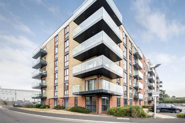 Oscar Wilde Road, Reading RG1, 2 bedroom flat for sale - 62014702 ...