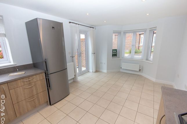 36 Benjamin Way, Burgess Hill photo 5
