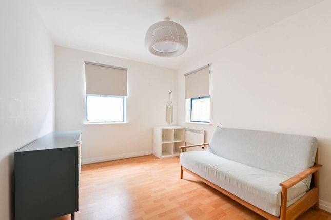 Flat for sale in Flat North Point, Tottenham Lane, Crouch End, London
