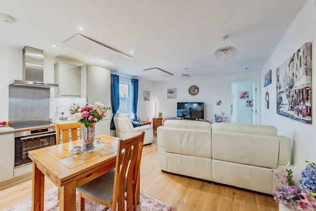 Flat 4, Derant House, 149, Lumley Road, HORLEY photo 3