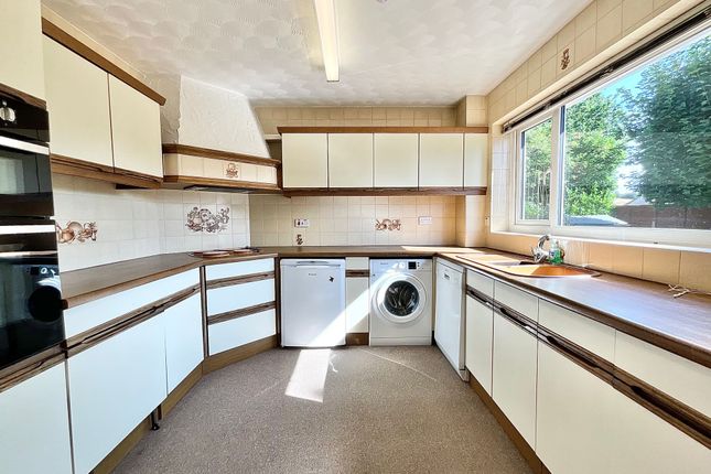 The Poplars Wallfield Close, Stoke-On-Trent photo 3