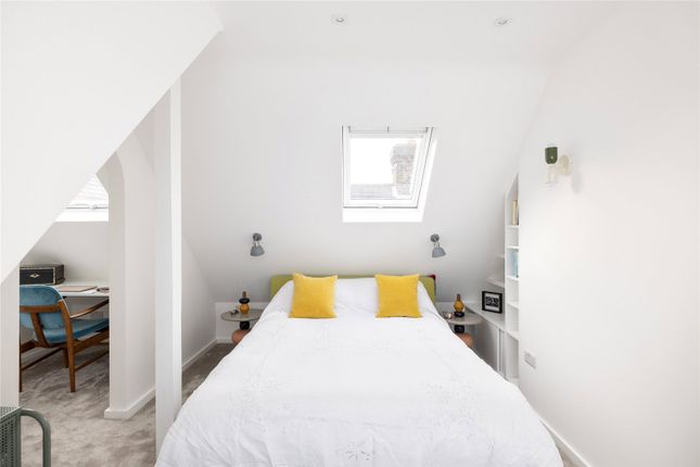 Flat to rent in Wrentham Avenue, Queen's Park, London