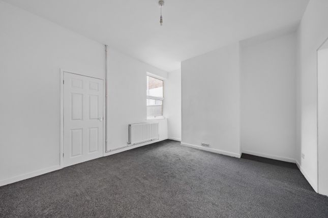 Terraced house for sale in Manor Avenue, Grimsby, Lincolnshire