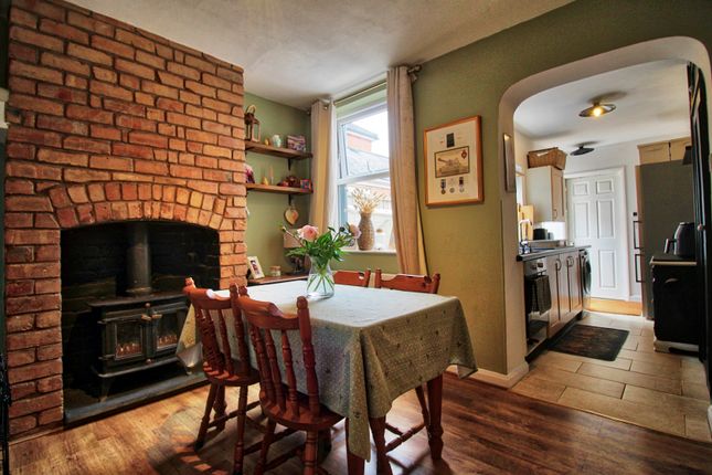 27, Checketts Lane, Worcester photo 4