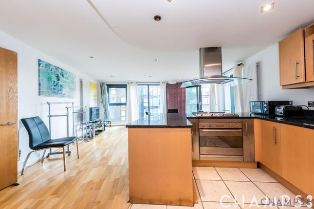 Flat 141, 41 Millharbour, London photo 3