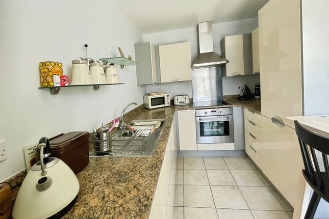 Flat 9, Cobalt Quarter,, Maritime Walk, Hampshire photo 3