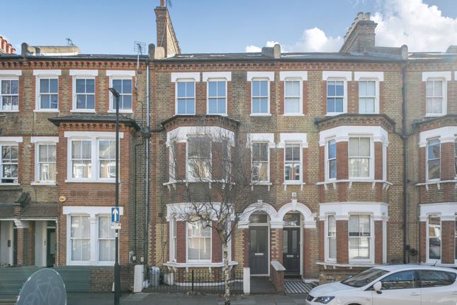 Flat B, 24 Heyford Avenue, London photo 3