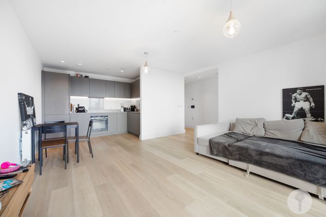 Flat for sale in Corn House, Stratford